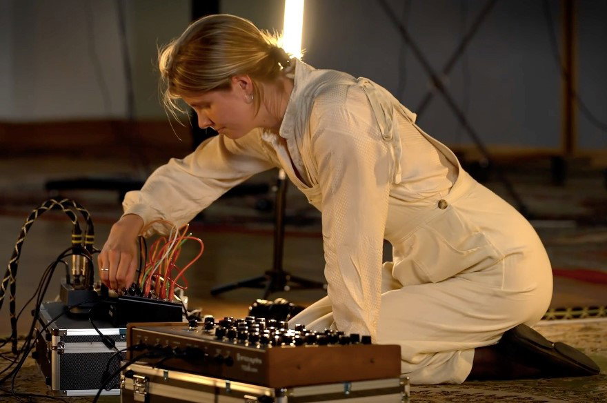 Johanna Sandels og Morskie Oko Collective fremfører live til MESHES OF THE AFTERNOON og THE MAGIC CLOCK.